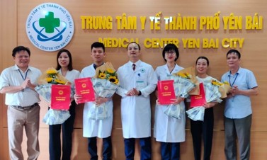 Hình ảnh chi tiết tin tức Trung tâm y tế thành phố công bố quyết định bổ nhiệm phó khoa và trưởng, phó Trạm y tế.  Hình ảnh tin tức Trung tâm y tế thành phố công bố quyết định bổ nhiệm phó khoa và trưởng, phó Trạm y tế.