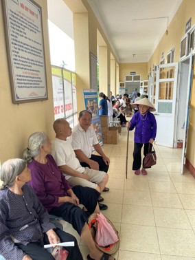 Hình ảnh chi tiết tin tức Dân số đạt mốc 100 triệu: Tận dụng lợi thế xây dựng một Việt Nam hùng cường Hình ảnh tin tức Dân số đạt mốc 100 triệu: Tận dụng lợi thế xây dựng một Việt Nam hùng cường