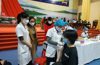 Hình ảnh chi tiết tin tức Tiêm vaccine phòng COVID-19 cho trẻ từ 5 tuổi trở lên là cách an toàn và hiệu quả để bảo vệ sức khỏe cho trẻ em Hình ảnh tin tức Tiêm vaccine phòng COVID-19 cho trẻ từ 5 tuổi trở lên là cách an toàn và hiệu quả để bảo vệ sức khỏe cho trẻ em