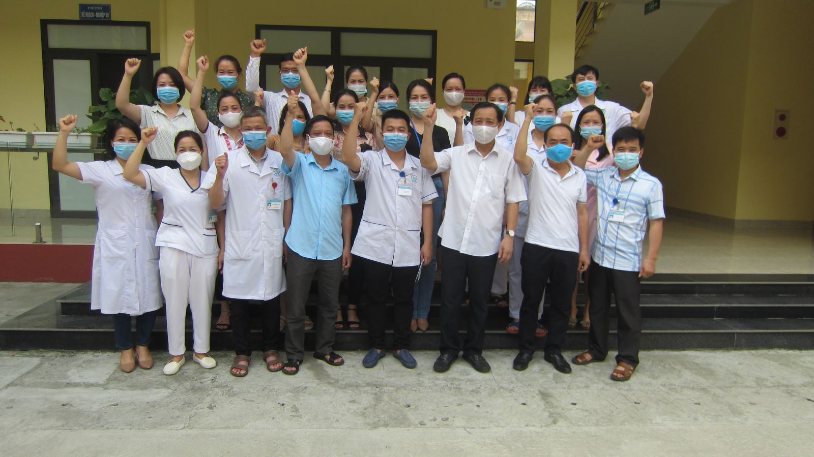 Hình ảnh tin tức Trung tâm Y tế thành phố Yên Bái cử cán bộ hỗ trợ tỉnh Bắc Ninh phòng chống dịch bệnh Covid – 19.