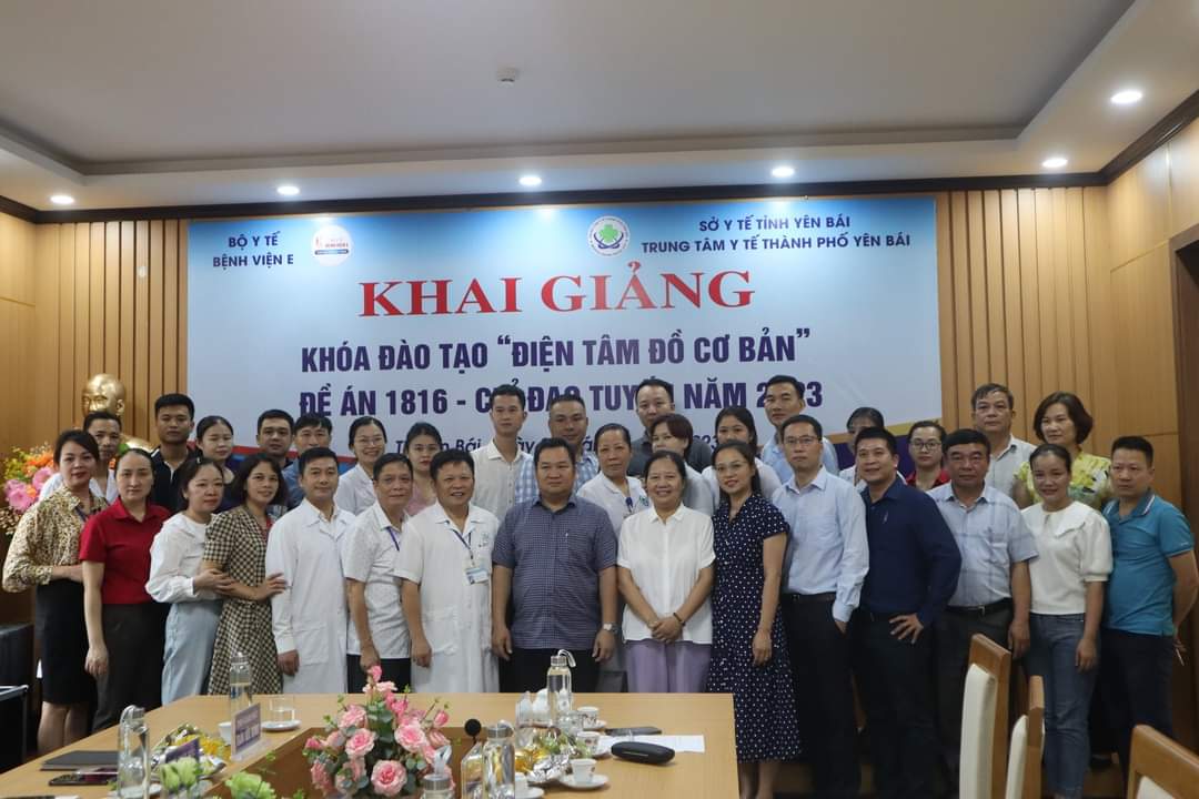 Hình ảnh tin tức Trung tâm Đào tạo chỉ đạo tuyến, Bệnh viện E tổ chức khai giảng khoá đào tạo “Điện tâm đồ cơ bản” theo Đề án 1816 tại Trung tâm Y tế thành phố Yên Bái
