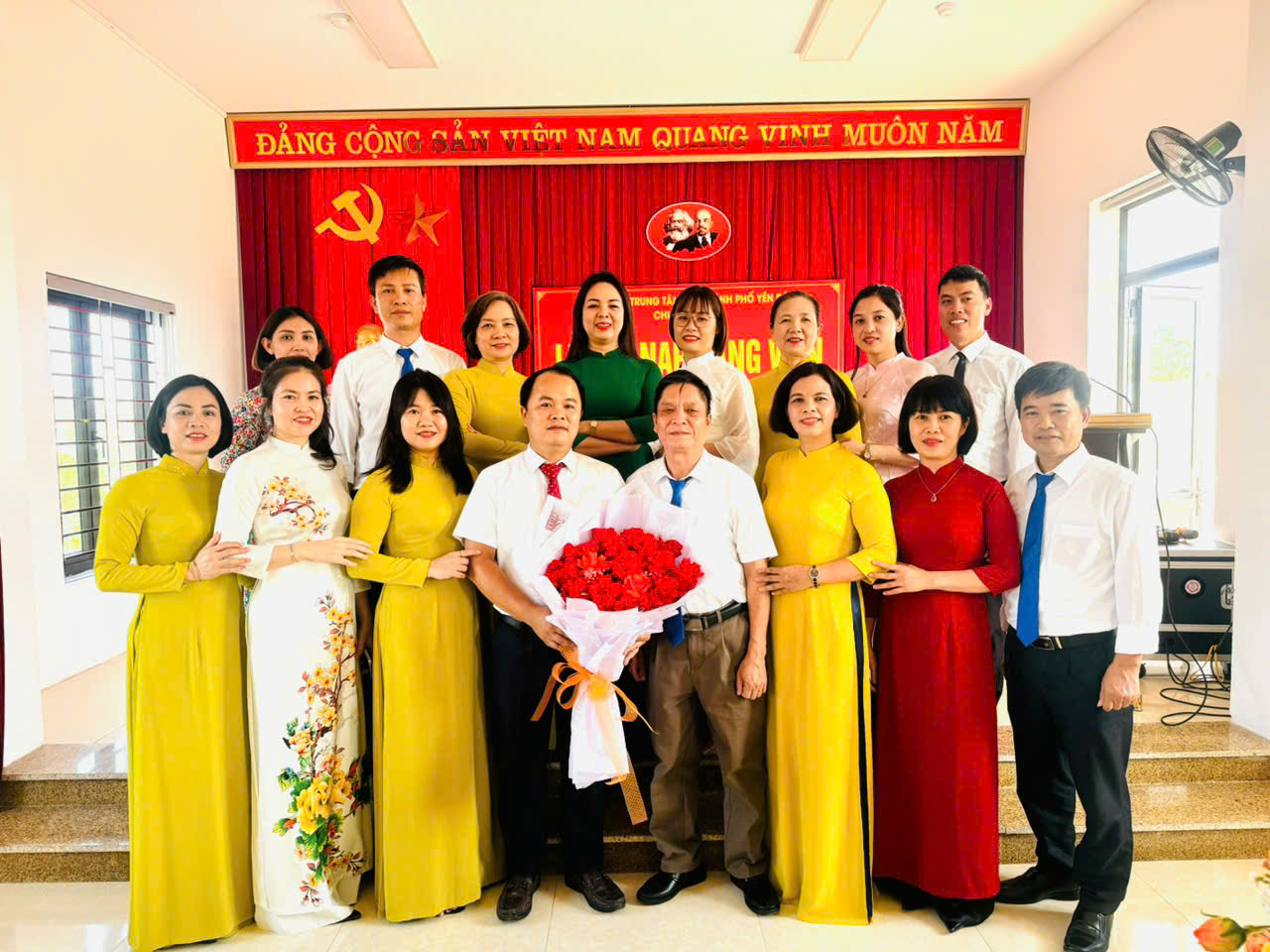 Hình ảnh tin tức Đảng bộ Trung Tâm Y tế thành phố kết nạp 06 Đảng viên mới 