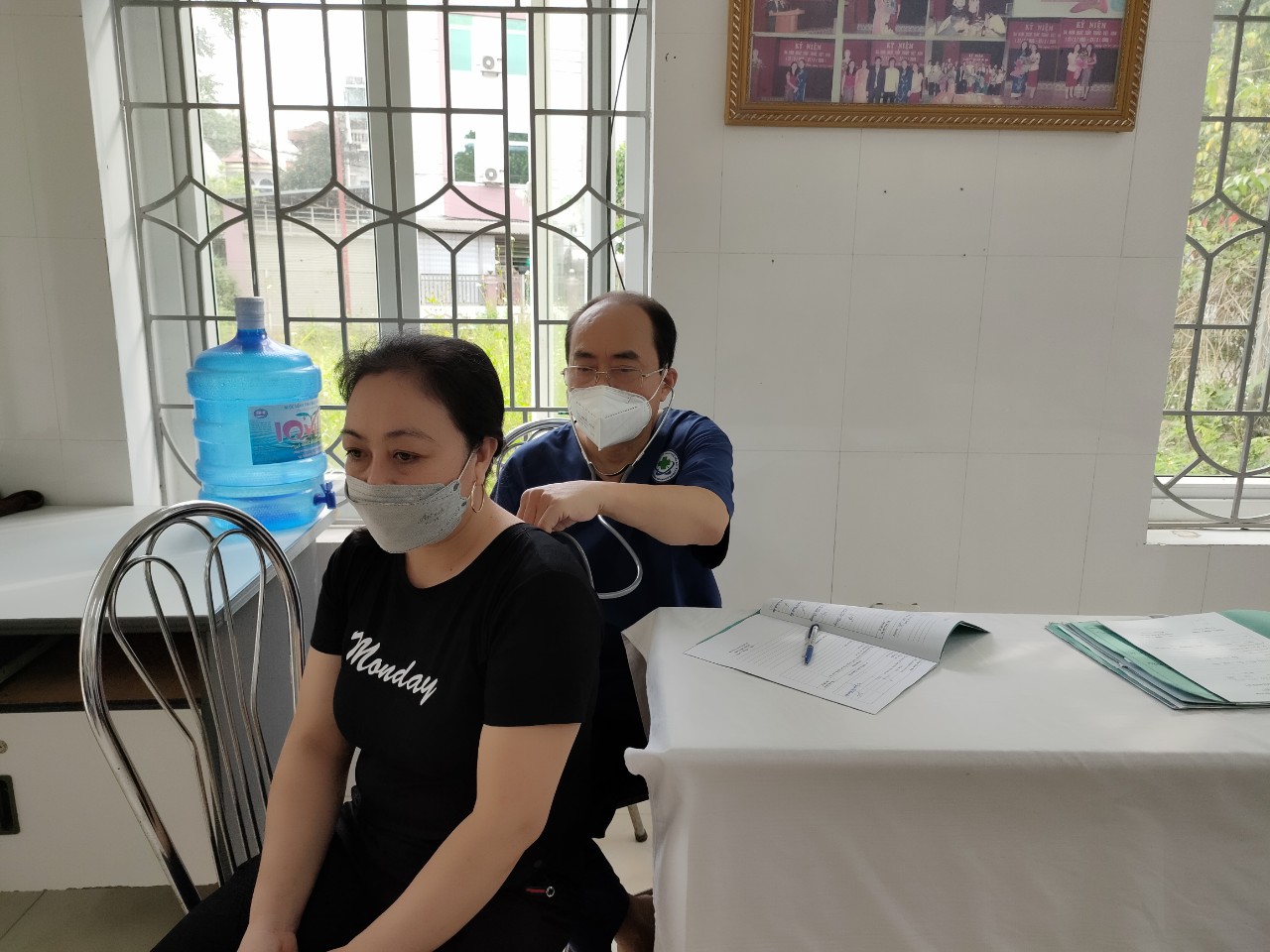 Hình ảnh tin tức Khám sức khỏe cho các cơ sở kinh doanh, chế biến, sản xuất thực phẩm và các bếp ăn tập thể 